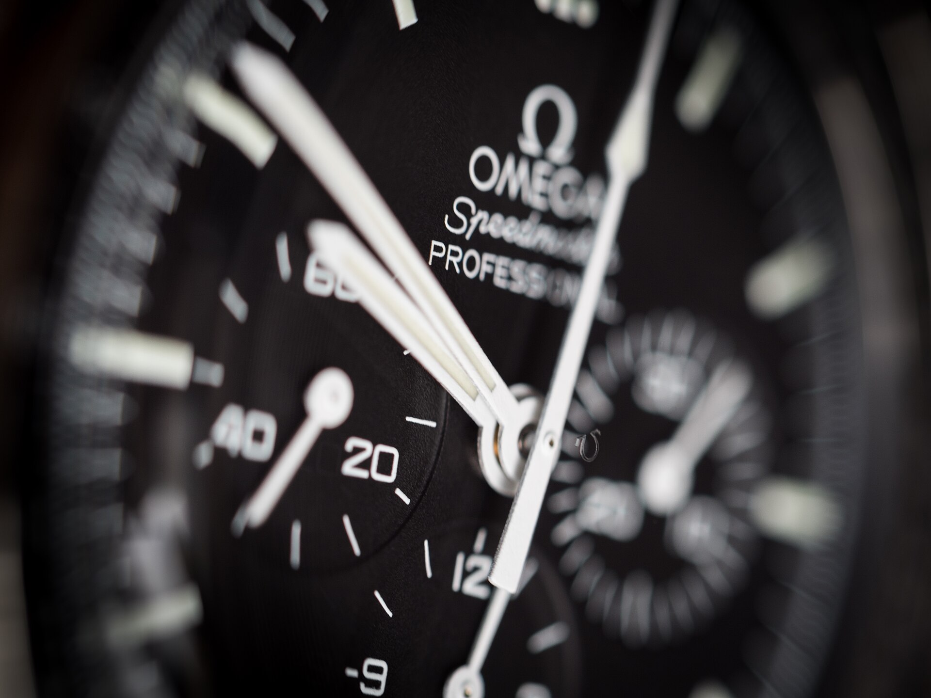 No Reserve – 2023 Omega Speedmaster Professional Moonwatch 42MM Black Dial Steel Bracelet (310.30.42.50.01.001)